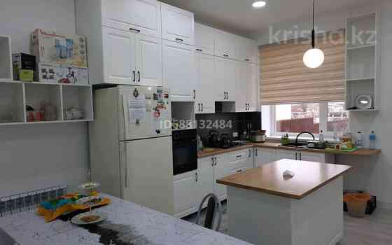 4-комнатный дом, 208 м², 11 сот., Заречный 1 44 - За магазином Арман Актобе