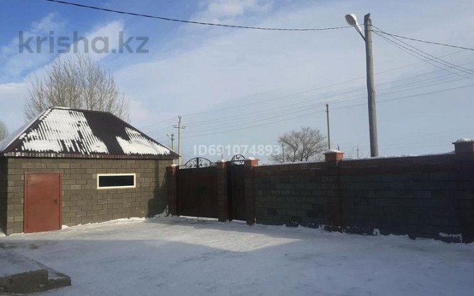 8-комнатный дом, 200 м², 10 сот., Қайнар к 243а - Бірінші  - изображение 4