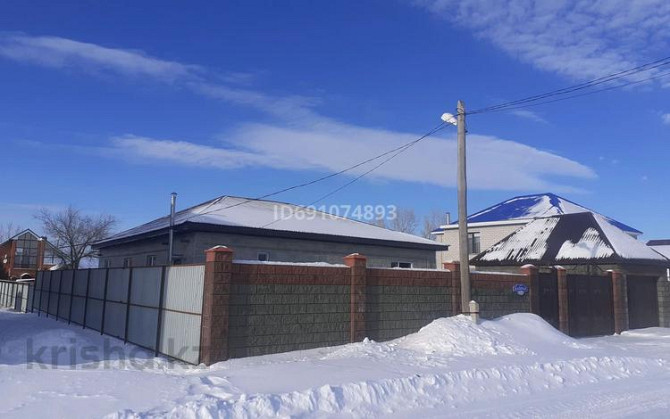 8-комнатный дом, 200 м², 10 сот., Қайнар к 243а - Бірінші  - изображение 1