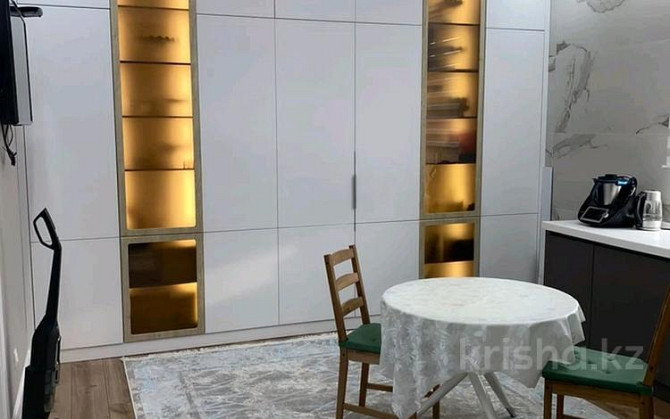 6-комнатный дом, 177 м², 10 сот., Толе би 8  - изображение 1