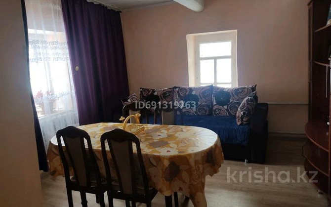 4-комнатный дом, 80 м², 8 сот., Абая - Находится сбоку Евразийского банка угол улицы Карла-Макса Аксу - изображение 2