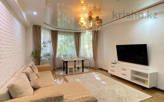 5-комнатный дом, 163.3 м², 8 сот., Мкрн. Шығыс-2, улица Тауке Хана 7  - photo 1