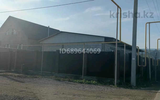 2-комнатный дом, 60 м², 8 сот., Кенесары хан 81 - Магазин Маржан  - изображение 1