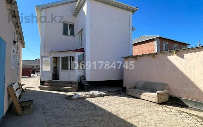 7-комнатный дом, 232 м², 10 сот., мкр Мунайшы, Костанайская - Огородный Atyrau - photo 1