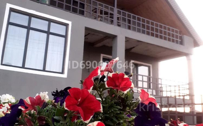 4-комнатный дом, 350 м², 10 сот., 14 28 - 3-4  - изображение 2