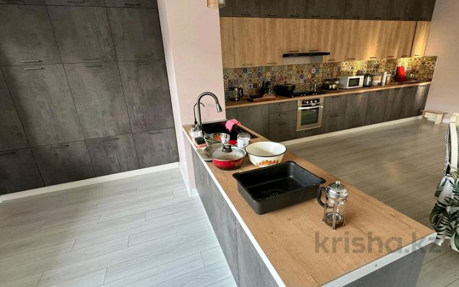 10-комнатный дом, 450 м², 6 сот., М. Зверева Алматы - изображение 3
