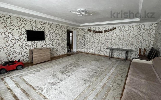 6-комнатный дом, 261 м², 10 сот., мкр Кунгей , Рахимбекова 184 Караганда - изображение 1