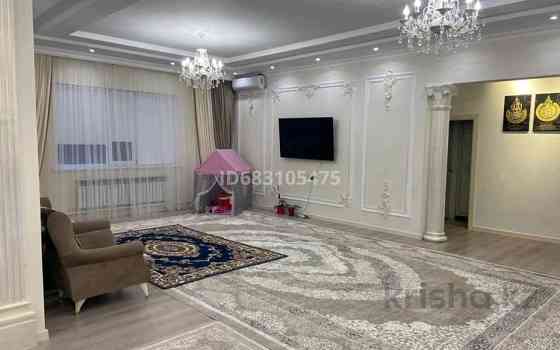 6-комнатный дом, 300 м², 8 сот., мкр Балауса 31 - 51 Атырау
