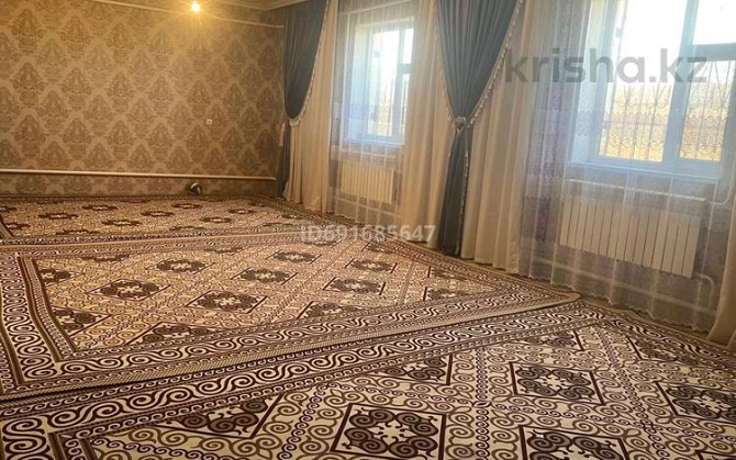 4-комнатный дом, 150 м², 10 сот., Рахат 3 28 219 Zhanaozen - photo 1