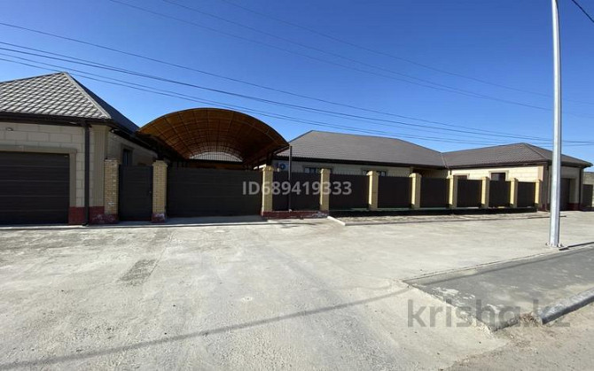 6-комнатный дом, 300 м², 8 сот., мкр Мунайшы 1 Атырау - изображение 1
