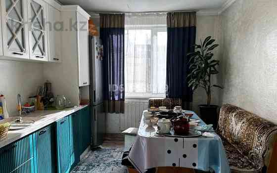 4-комнатный дом, 80 м², 8 сот., мкр Акжар, Алма-1 72 Алматы