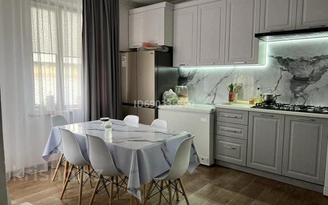 6-комнатный дом, 360 м², 4 сот., мкр Заря Востока, Капчагайская 27б - Адема Almaty - photo 1