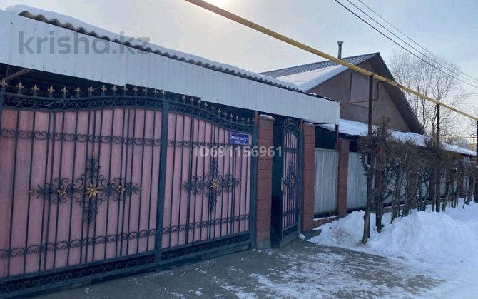 5-комнатный дом, 130 м², 5 сот., Юности 25 - Супермаркет Жаркент  - photo 1