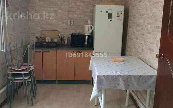 4-комнатный дом, 220 м², 11 сот., мкр Жулдыз, 3 127 Атырау