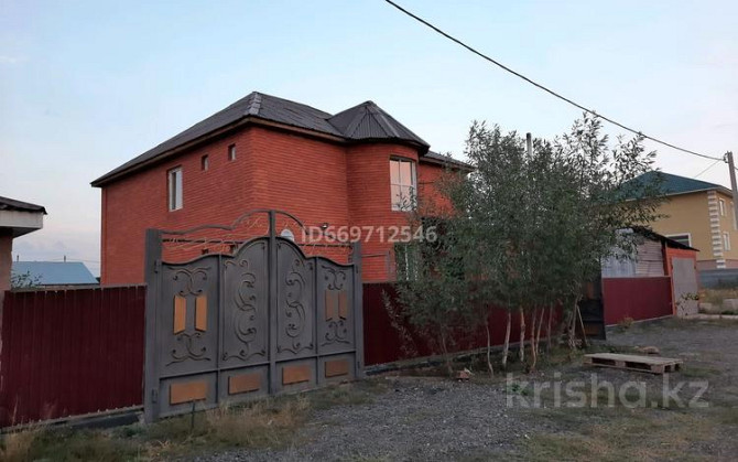 6-комнатный дом, 250 м², 10 сот., Микрорайон Новостройка, улица 12 425 - Конец Досаева  - photo 1