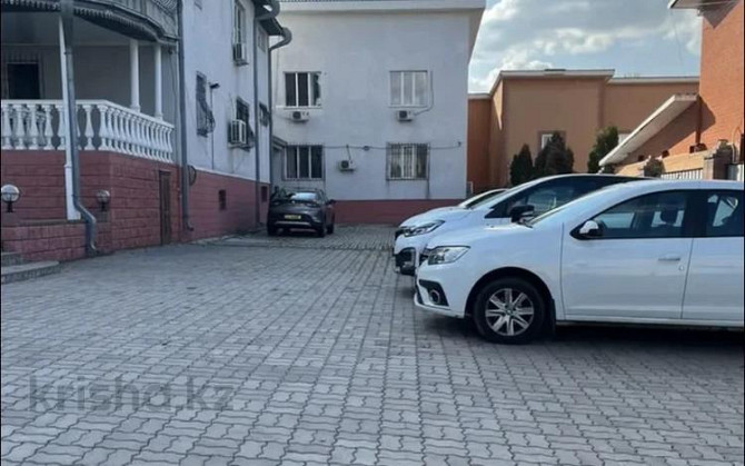15-комнатный дом, 720 м², 10 сот., мкр Хан Тенгри 55Б Almaty - photo 2
