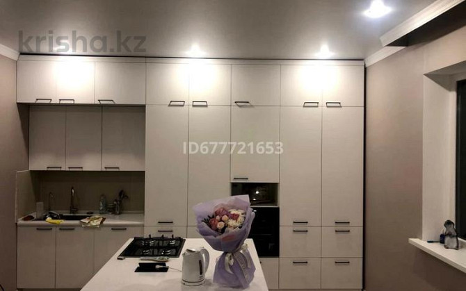 6-комнатный дом, 280 м², 10 сот., Шокан Уалиханова 40  - изображение 1