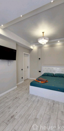 2-комн. кв., 90 м2, Бишкек, КНУ,  улица Жумабек 217/Турусбекова Bishkek - photo 1