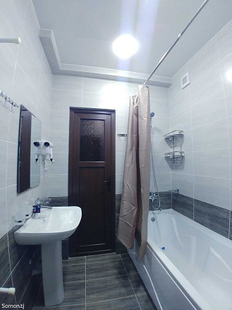 2-комн. квартира, цокольный этаж, 66 м², 31мкр  - изображение 3
