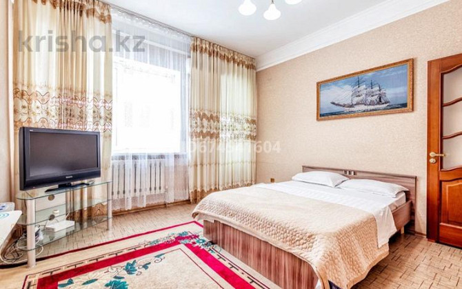 1-комнатная квартира, 40 м², 2/8 этаж посуточно, Д. Кунаева 35 — Мангилик ел Astana - photo 1