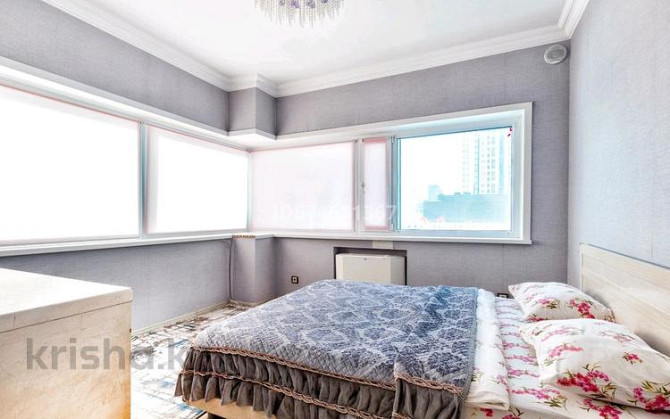 4-комнатная квартира, 120 м², 2/36 этаж посуточно, мкр Комсомольский, Достык 5 — Сауран Astana - photo 5