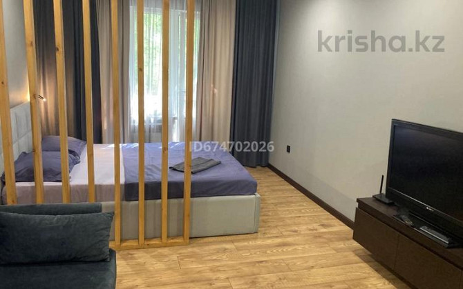 1-комнатная квартира, 33 м², 2/4 этаж посуточно, мкр Коктем-2 8 Almaty - photo 1
