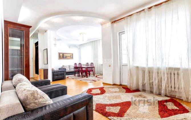 3-комнатная квартира, 150 м², 6/11 этаж посуточно, Д. Кунаева 35 Astana - photo 1