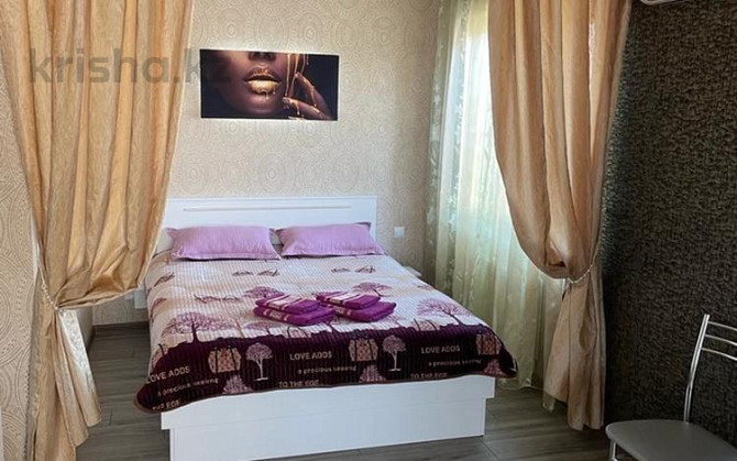 1-комнатная квартира, 42 м², 4 этаж посуточно, Площадь Аль Фараби — Айбергенова Shymkent - photo 1