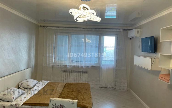 1-комнатная квартира, 37 м², 8/10 этаж посуточно, мкр Аксай-5 25 Almaty - photo 3