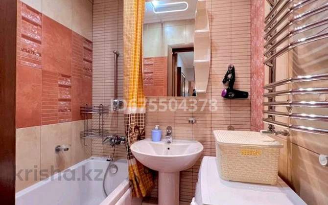 3-комнатная квартира, 85 м², 3/9 этаж посуточно, мкр Самал-2 23 — Мендикулова Ал Фараби Almaty - photo 3