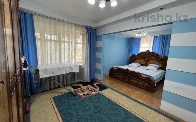 3-комнатная квартира, 40 м², 2/5 этаж посуточно, 17 микрорайон 15а Shymkent - photo 1