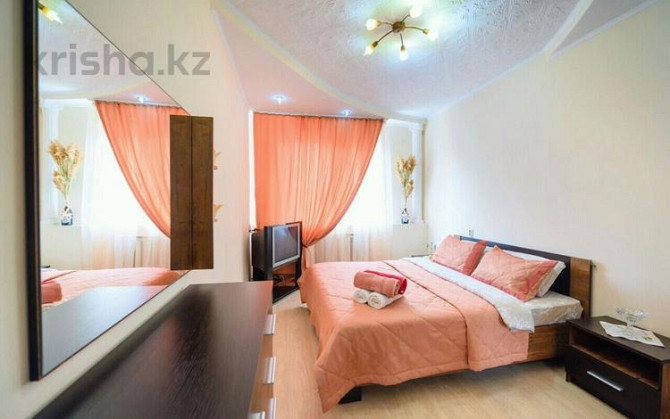 2-комнатная квартира, 70 м², 9/9 этаж посуточно, мкр Самал-2 26 — Аль-фараби Almaty - photo 1