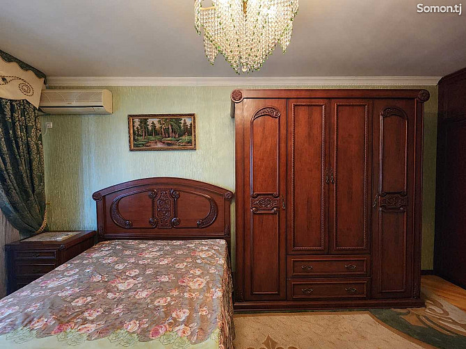 5-комн. квартира, 3 этаж, 117 м², 19мкр  - photo 1